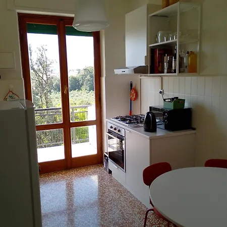 Casa Acerbi Priaruggia بيت للعطل